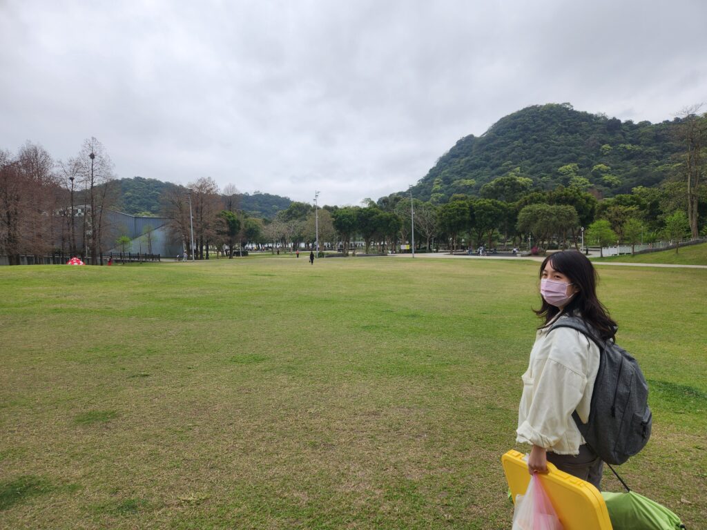 大湖公園 一大片的陽光草坪