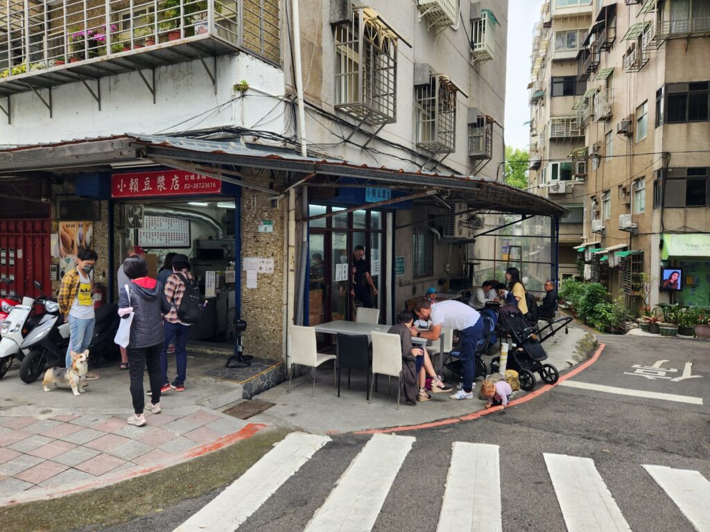 小賴早餐店 另一個角度